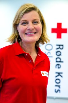 – Bidragene er ekstra viktige nå, når vi jobber hardt for å takle den krevende situasjonen vi står midt oppe i nå, sier Elin Holmedal, leder i Oslo Røde Kors. Foto: Røde Kors
