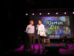 Kjartan Eide kåret til Årets Pøbel (Tommy Bottenvik til venstre).