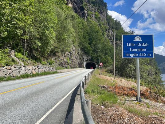 Vegven ved E39 Litle-Urdaltunnelen nord for Bergen vert opna etter ei veke. Foto: Lars Olve Hejedal, Statens vegvesen