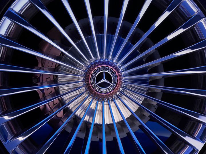 Mercedes-Benz er verdens mest verdifulle luksusbilmerke for syvende år på rad