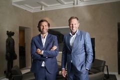 Fredrik Dokk Nygaard (43) blir ny administrerende direktør i Møller-familiens investeringsselskap Katalysator. Her med Øyvind Schage Førde (tv), styreleder i Aars og representant for eierne av Katalysator.