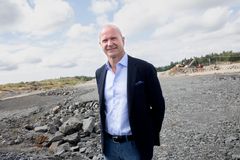 Terje Andersen, CEO i Morrow Batteries - på fabrikktomta i Arendal (foto: Morrow Batteries)