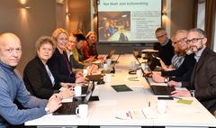 Skatteetatens nye toppledelse: Fra venstre Johan Ronæs, Cecilie Solum,  Ann Sigrun Moen, Jan Magnus, Eve Vangsnes Bergli, Anne Kristin Kjeia Sletten, Hans Christian Holte, Martha Johanne Gjengedal, Jørn Leonhardsen og Kjetil Moen. Kommunikasjonsdirektør Astrid Bugge Mjærum tiltrer i mars og var ikke tilstede. (Foto: Skatteetaten)