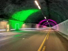 Omfattende sikkerhetstiltak i Oslofjordtunnelen gjør at tunnelen nå kan være åpen for alle typer kjøretøy 24 timer i døgnet. (Foto: Anine Kalmo Larsen / Statens vegvesen)