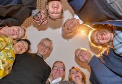Dette er Skatteetatens nye ledergruppe: Med klokken fra toppen Cecilie Solum, Jørn Leonhardsen, Martha Johanne Gjengedal, Johan Ronæs, Ann Sigrun Moen, Jan Magnus, Hans Christian Holte, Eve Vangsnes Bergli, Anne Kristin Kjeia Sletten og Kjetil Moen. Kommunikasjonsdirektør Astrid Bugge Mjærum tiltrer i mars. (Foto: Skatteetaten)