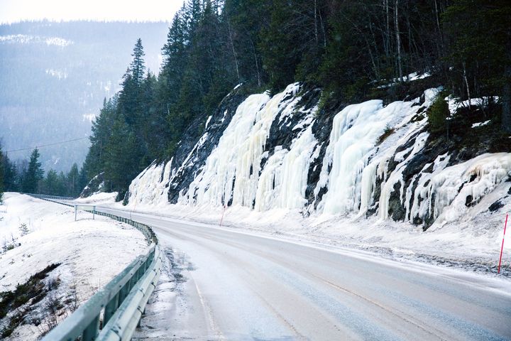 Husk at fartsgrensen er maksimal tillatt hastighet. Avpass farten etter forholdene (Foto: Colourbox)