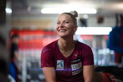 Alpinist Ragnhild Mowinckel er første medaljehåp ut i dokumentarserien "Vitenskapen bak medaljen" der NRK følger fire toppidrettsutøvere i deres jakt på det edle metall.

FOTO: JØRGEN LEANGEN / NRK