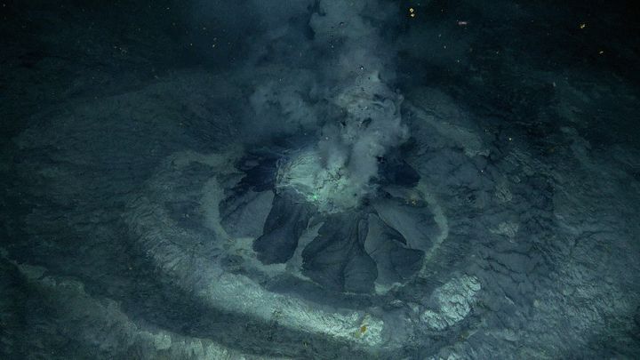 Forskere fra UiT Norges arktiske universitet har oppdaget en ny vulkan på 400 meters dyp i Barentshavet. En slik vulkanen er et vindu inn i jordens indre siden den spruter ut hovedsakelig vann og fine sedimenter fra dybder på flere hundre meter til få kilometer inn i jordas indre. Foto: UiT
