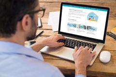 Kredinor lanserer nå digitale inkassokurs gjennom en egen kompetanseweb for kunder og partnere. Foto: Shutterstock / Kredinor