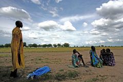 FN anslår at sju millioner av de tolv millioner innbyggerne i Sør-Sudan vil være rammet av katastrofen i løpet av de neste ukene og månedene.
