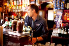FOLKEFEST: Selv om ølfestivalen i Dublin har fokus på mikrobryggeriene, blir det nok tappet en Guiness eller to i løpet av festivaldagene.