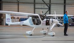 Mandag 18. juni 2018 var Avinors konsernsjef Dag Falk-Petersen pilot og samferdselsminister Ketil Solvik-Olsen passasjer under Norges første elektriske flyvning på Oslo lufthavn. (Foto: Avinor)