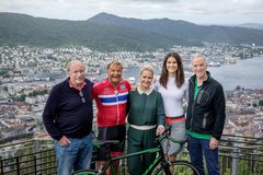 Johan Kaggestad, Dag Otto Lauritzen, Julie Strømsvåg, Ingrid Halstensen og Christian Paasche. Foto: Eivind Senneset, TV 2.