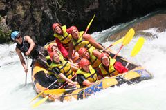 Rafting på Tully River i staten Queensland er en populær tur på listen til Ecotourism Australia melder Australiareiser.