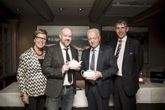 Rica Nidelven Hotel kan smykke seg med tittelen Norges beste hotellfrokost for niende året på rad. Fra venstre: Wenche Andersen, Food & Beverage Manager Lars Erik Vesterdal, hotelldirektør Bjarte Gjerde og Stephen Twining. Foto: Ihne Pedersen