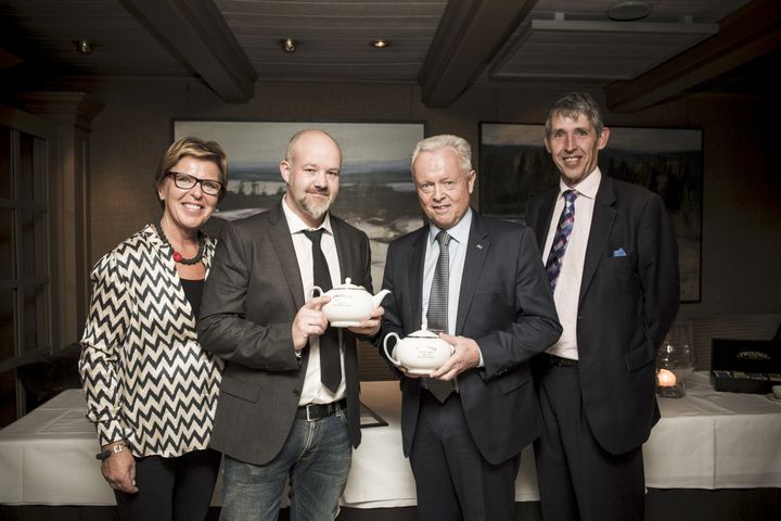 Rica Nidelven Hotel kan smykke seg med tittelen Norges beste hotellfrokost for niende året på rad. Fra venstre: Wenche Andersen, Food & Beverage Manager Lars Erik Vesterdal, hotelldirektør Bjarte Gjerde og Stephen Twining. Foto: Ihne Pedersen