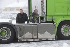 Kjell A. Sørlie er Bring-sjåfør i avdeling 20 på Kongshavn. Han kjører daglig Kongshavn - Coop i Ås. Han er bilentusiast og har gjort det meste selv på sin Scania R620. Etter fire dieseltyverier har han nå holdt drivstofftyver unna med alarmer.