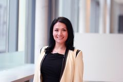 HR-direktør Elham Binai