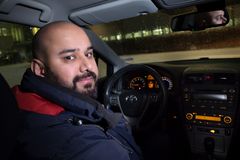 Moderne biler krever mye strøm av startbatteriet når bilen starter. påpeker Moeen Shahzad Mughal, bilteknisk rådgiver i forsikringsselskapet If. (Foto: If)