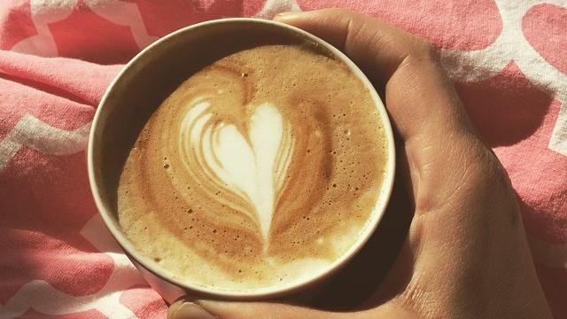 Espresso-kaffe, som brukes i både cappucino, kaffe latte og i kaffekapsler, fører til høyere kolesterol. Spesielt hos menn som drikker mye espresso. Foto: Ellen Kathrine Bludd