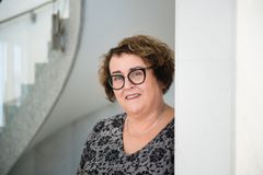 Landbruks- og matminister Olaug Bollestad er bekymret for rekrutteringen til mat- og måltidsbransjen. I dag mottok hun en rapport med mange forslag til tiltak. Foto: Torbjørn Tandberg