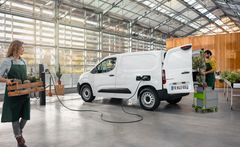 Takket være at batteriene er plassert under gulvet, kan Citroën beholde lasteplassen og fleksibiliteten som Berlingo alltid har vært kjent for.