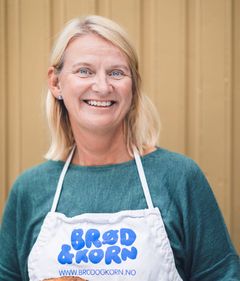 Daglig leder Torunn Nordbø i Opplysningskontoret for brød og korn har brukt mye tid på å bake brød denne påsken - for å finne vinneren i konkurransen om Norges nye påskebrød.