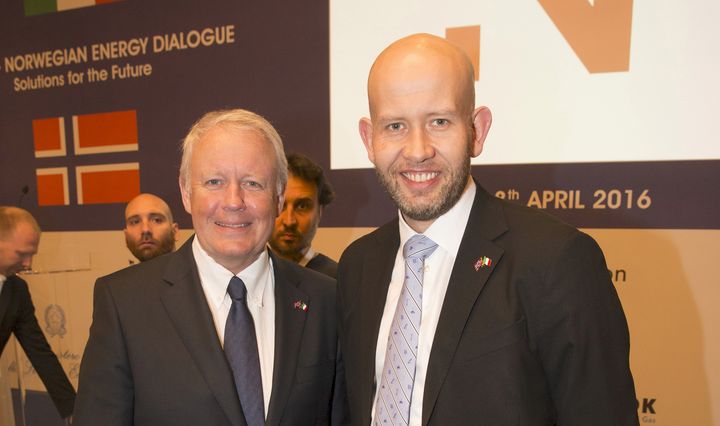 Et trettitalls norske bedrifter deltok i en næringslivsdelegasjon i regi av Innovasjon Norge, i forbindelse med statsbesøket til Italia. Delegasjonen ble ledet av olje- og energiminister Tord Lien, her sammen med styreleder i Innovasjon Norge Per Otto Dyb. Foto: Tom Hansen