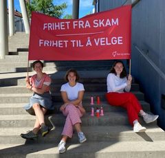 Fra venstre: Katarina Eisenstein (23), Ebba Giil (23) og Paulina Dubkov (25). Bilde: Sex og samfunn.