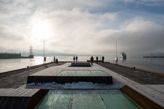 Rådhusbrygge 2 - et sted der båter kan komme inn og folk kan sette seg ned for å nyte lyset og fjordlufta, fremhever juryen. Foto: Tove Lauluten