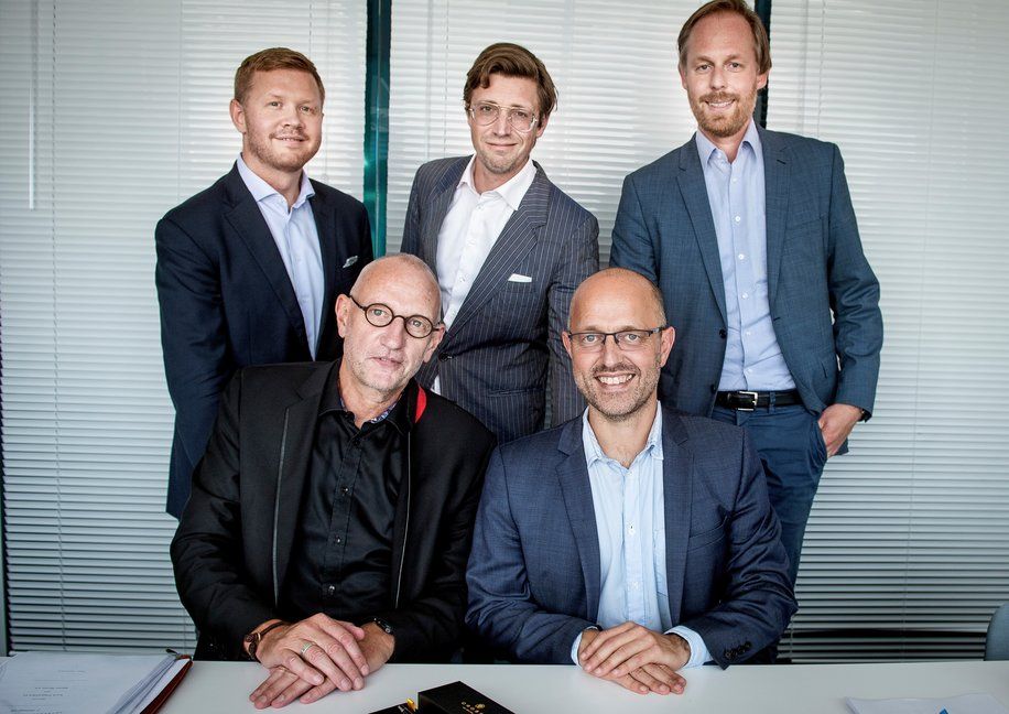 Bak fra venstre, adm.dir Rune Skogeng, styremedlem Kristoffer Gravgaard, styremedlem Vegard Isdahl. Foran styreleder Lars Vesterløkke og styremedlem Mads Yngve Storvik (Foto: Liselotte Sabroe)
