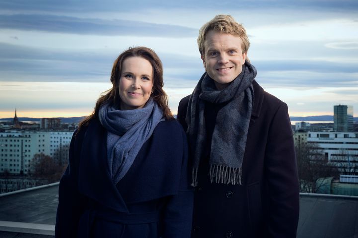 Ida Nysæter Rasch og Erik Solbakken skal lede Idrettsgallaen fra Hamar OL-amfi 7. januar 2017. (Foto: Julia Marie Naglestad/NRK)