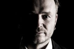 På Knut Anders Sørum sitt nye album finnes ti splitter nye, personlige låter. Foto: Jan Tore Øverstad