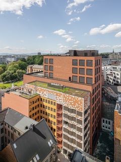 Her er fjorårets vinner av Statens pris for byggkvalitet, Kristian Augusts gate 13 i Oslo. Da var tema for prisen bærekraft. Foto Kyrre Sundal