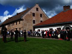 Stabsmusikken foran Festningshotellet
