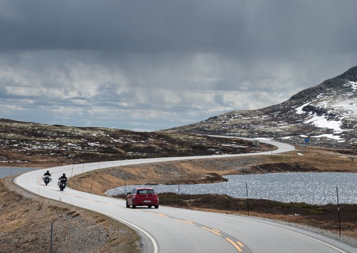 Vi er alle ansvarlige for å kjøre hensynsfullt og oppmerksomt for å minske risikoen for at ulykker kan skje. Foto: Werner Harstad, Statens vegvesen.