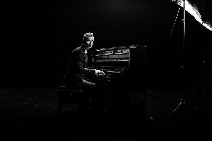 Janove Ottesen ved klaveret. Fotokreditering: Arne Bru Haug, Moxey