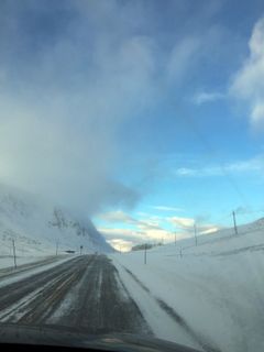 På noen minutter kan blå himmel erstattes av snøføyke og null sikt.