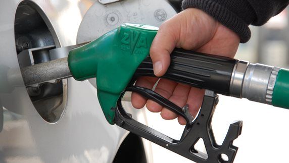 NAF krever avgiftskutt på drivstoff og mener regjeringen må handle raskt (Foto: NAF)