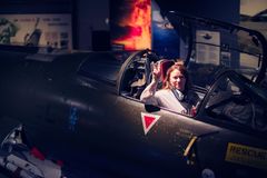 Hanne Jakhelln (Norsk Luftfartsmuseum) ønsker å nå et mer flerkulturelt publikum. I panelet diskuterer hun hvordan, med Mushtaq, López og Eikemo Sande. Foto: Marthe Mølstre.