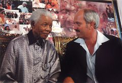 Nelson Mandela og Christo Brand møttes første gang da Brand ble satt til å vokte Mandela på Robben Island. Nå kommer Brand til TravelXpo for å dele sin historie om deres nære vennskap.