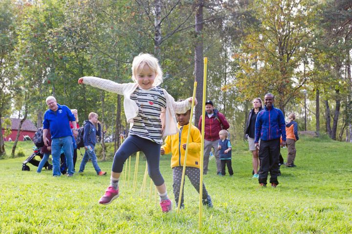 FRILUFTSFEST FOR STORE OG SMÅ: Søndag går startskuddet for Friluftslivets uke 2019. Foto: Synne Kvam