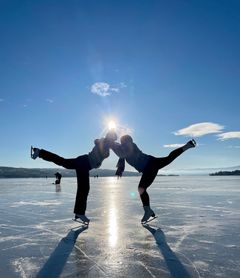 Hurdal: Flyt gir unge i tiendeklasse både aktiviteter, samhold og læring på fritiden. En felles skøytedag på Hurdalssjøen kan gi mange gode minner.