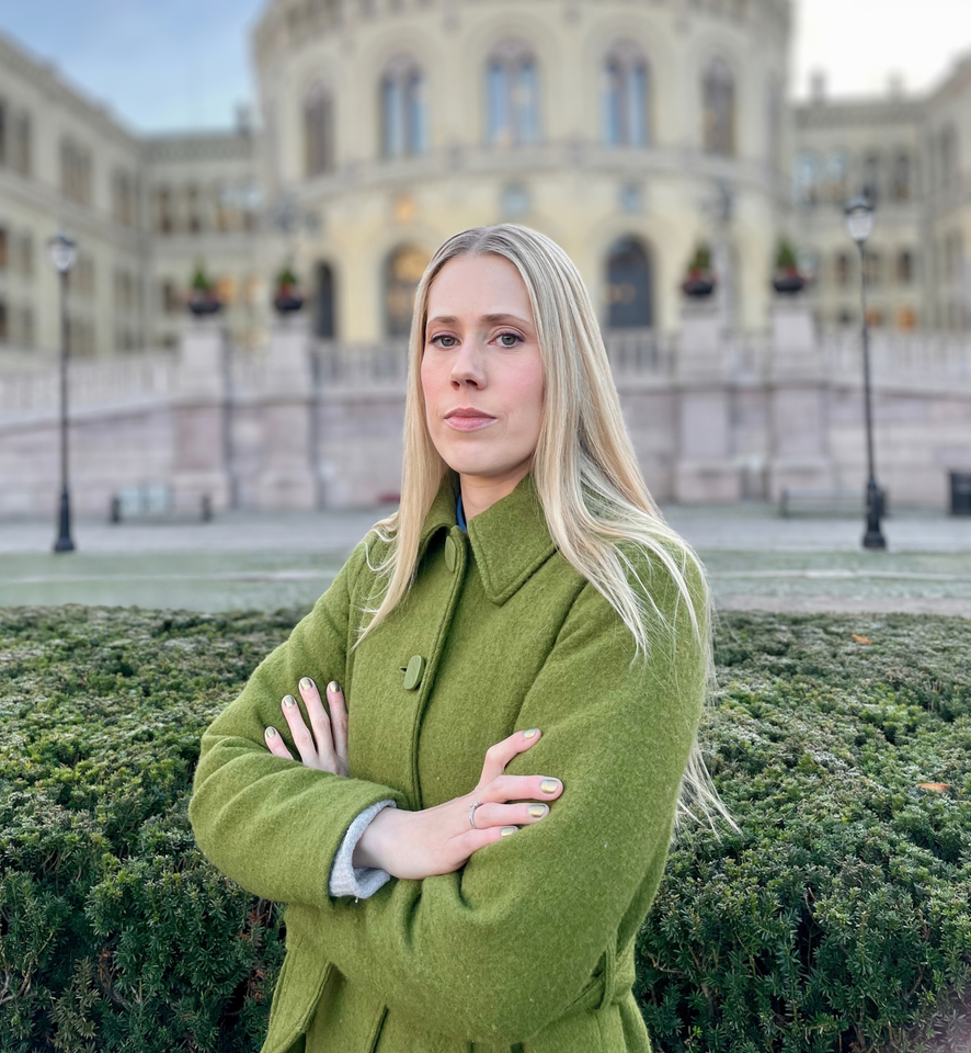 Elisabeth foran stortinget 