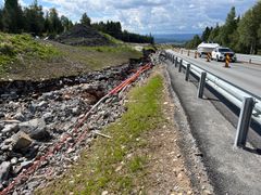 Store skader ved på riksveg 4, her ved Amundrud på Jaren. Foto: Erik Larsstuen, Statens vegvesen