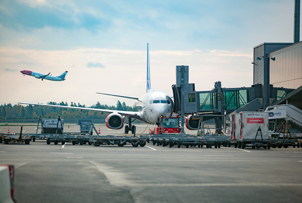 Measured in the number of passengers, air traffic through Avinor's airports was three times as high in the first quarter of 2022 compared to the first quarter of 2021. In the same period, the number of aircraft movements increased by 46 per cent.