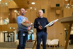 Kommunaldirektør for helse og omsorg Arne Myrland og kommunedirektør Kjell Hugvik. Foto Per-Inge Johnsen / Bodø kommune