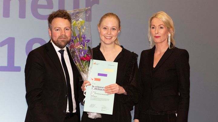 Næringsminister Torbjørn Røe Isaksen, vinner Sigrun Syverud og Anita Krohn Traaseth. Foto: Charlotte Wiig.