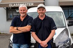 Jørgen Hem (til h.) viderefører bedriften etter Karsten Hem, men det betyr ikke at han fulgt etter i faren fotspor. – Vi har med oss viktig erfaring, og vi må ha evne å tenke nytt om vi skal lykkes i fremtiden sier Jørgen. Foto: Bjørn Helge Isaksen