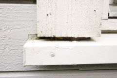 UTSATT: Noen deler av vinduet vil være mer utsatt for fuktskader.